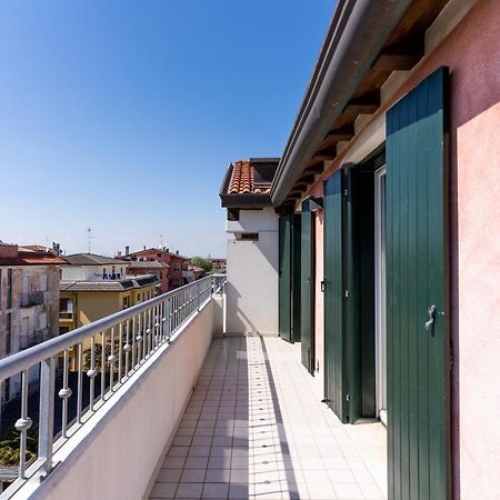 Maestrale Canova Apartments Каорле Экстерьер фото