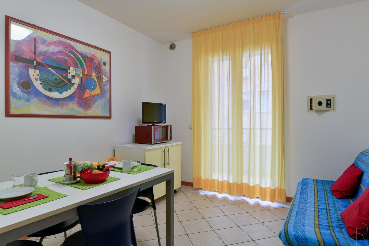 Maestrale Canova Apartments Каорле Экстерьер фото