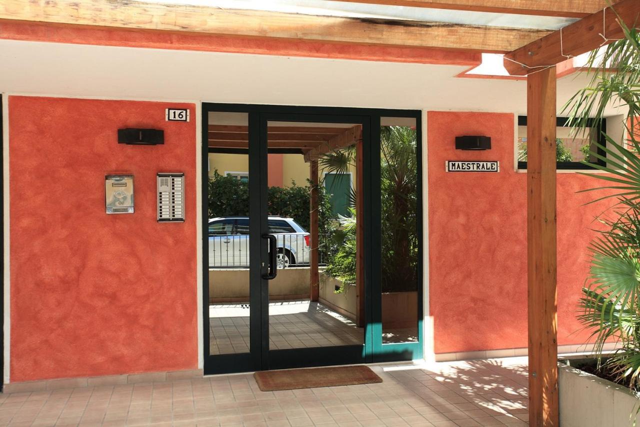 Maestrale Canova Apartments Каорле Экстерьер фото