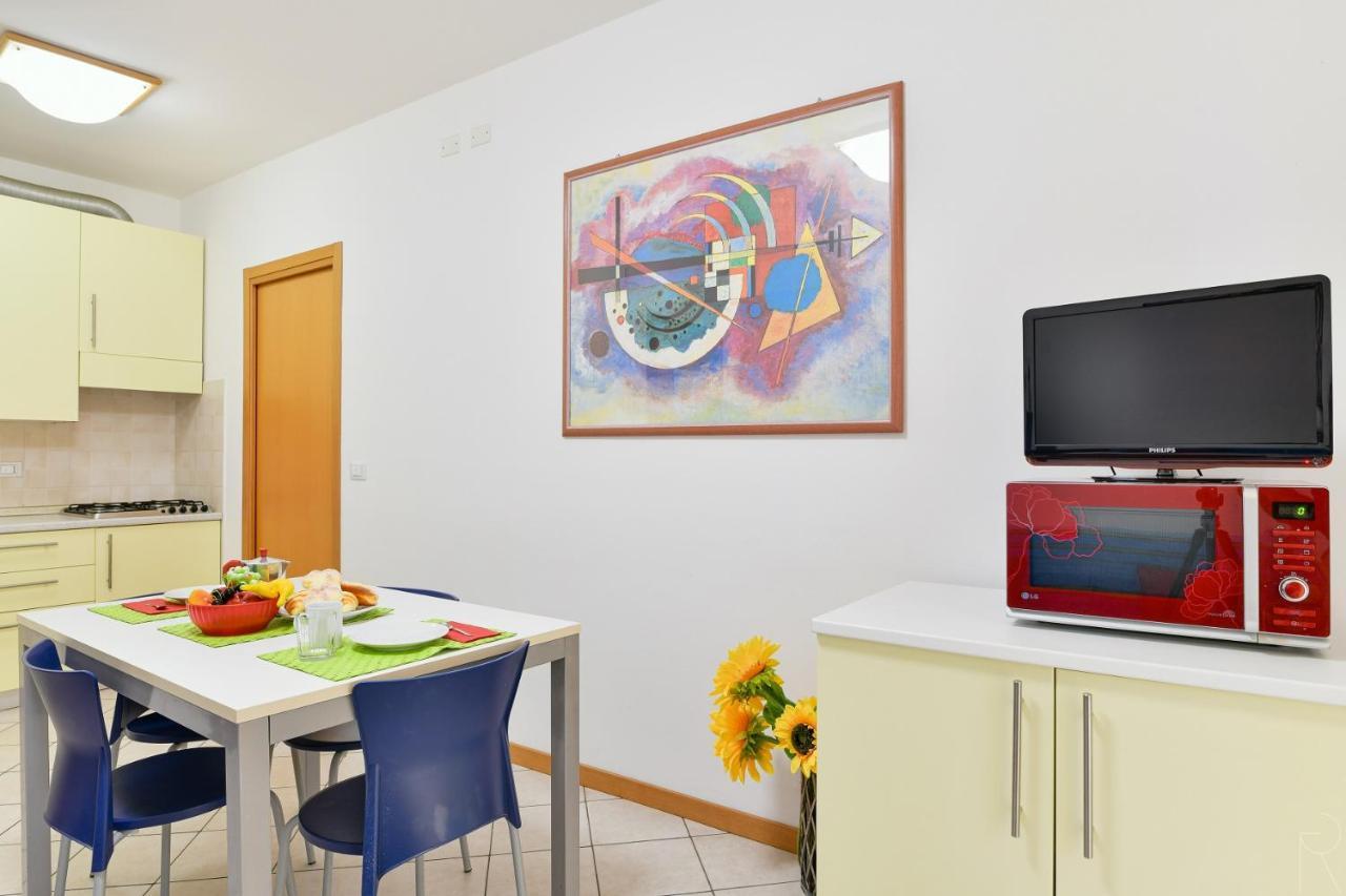 Maestrale Canova Apartments Каорле Экстерьер фото