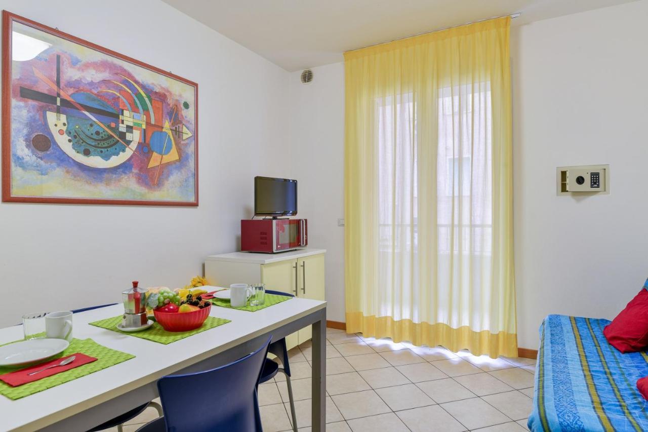 Maestrale Canova Apartments Каорле Экстерьер фото