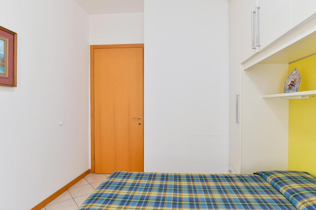 Maestrale Canova Apartments Каорле Экстерьер фото