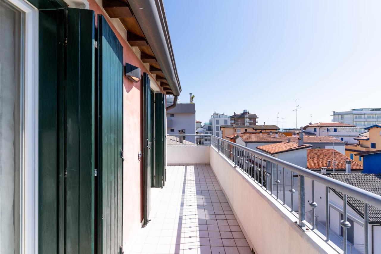 Maestrale Canova Apartments Каорле Экстерьер фото